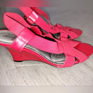 Pin-up Girl Stretch Strap Red Sandals | DexFlex by Dexter